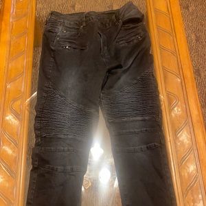 Detailed Black Jeans